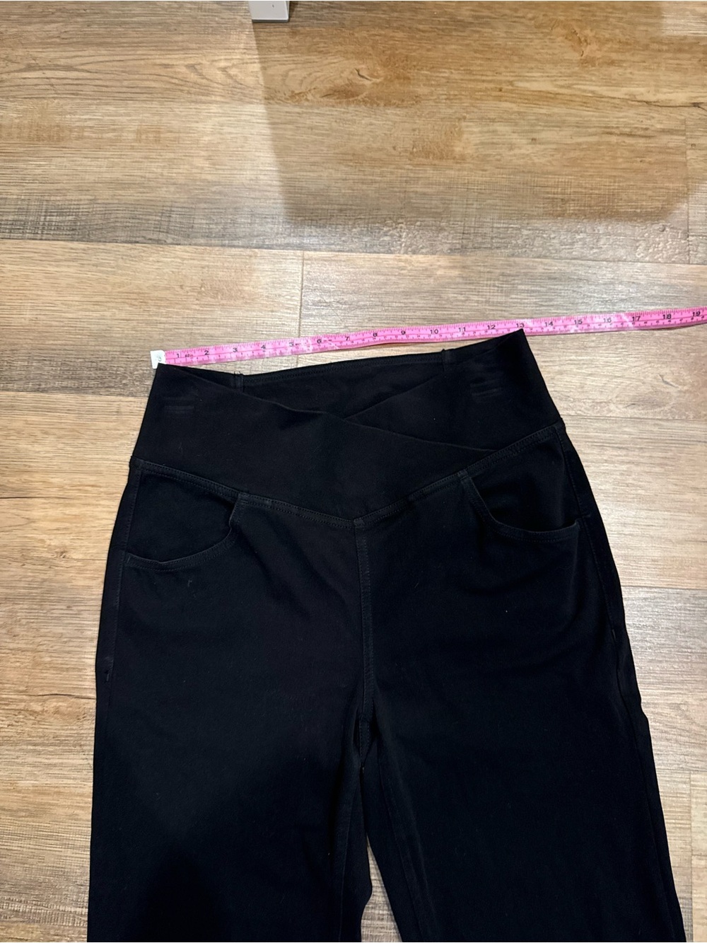 Halara Black Crossover Flare Leggings V Waist Yoga Pants Pockets XS S - Picture 4 of 5